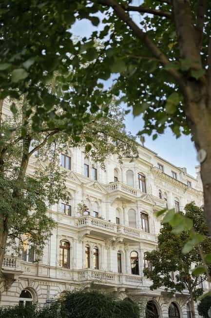 Wiesbaden: Multicultural Westend - public tour - A Deep Dive into the Westend Experience