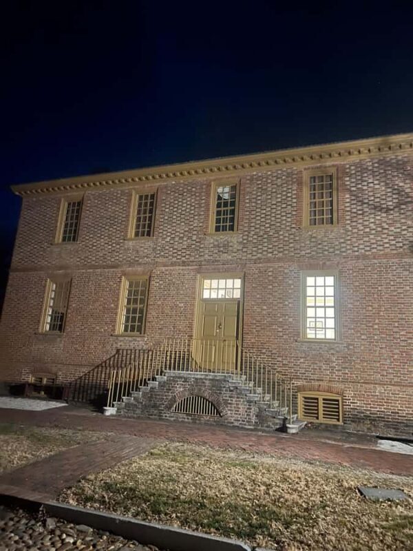 Williamsburg: Dead of Night Tour with Paranormal Equipment - The Price and Value