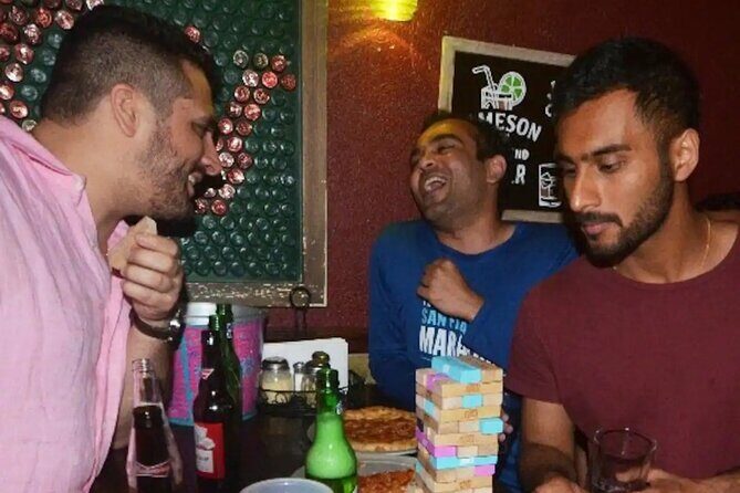 Williamsburg Definitive Dive Bar Crawl with the Bar Buds - Key Points