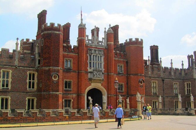 Windsor Castle and Hampton Court Private Car with Driver Guide - The Sum Up