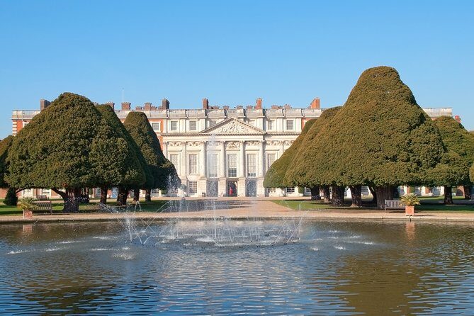 Windsor Castle & Hampton Court Palace, Private Tour Including entry pass - FAQs
