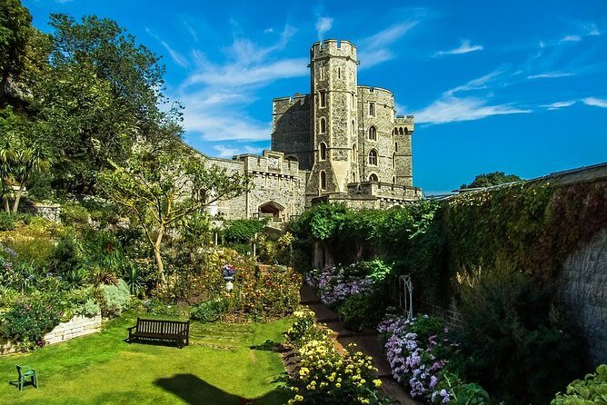 Windsor Castle Private Tour in Executive Vehicle With Admission - Transportation and Comfort