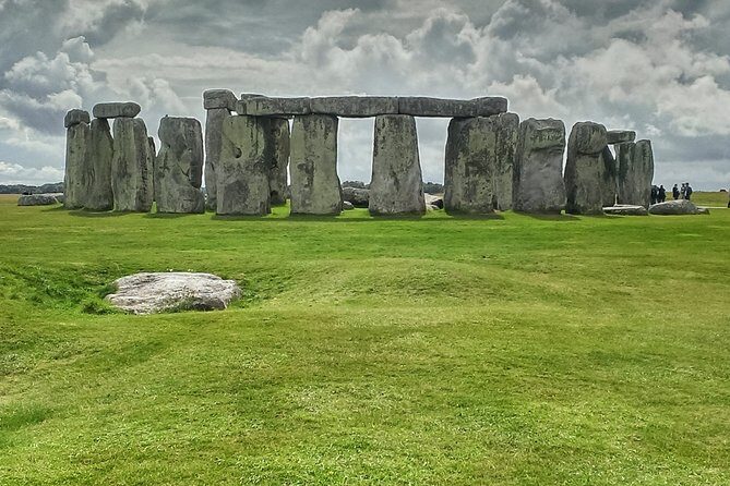 Windsor Castle, Stonehenge, Lacock Village Including Passes - The Sum Up