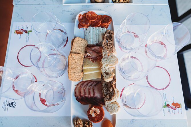 Wine and Cheese Tasting Lunch in Portuguese Wine Bar - The Itinerary in Detail