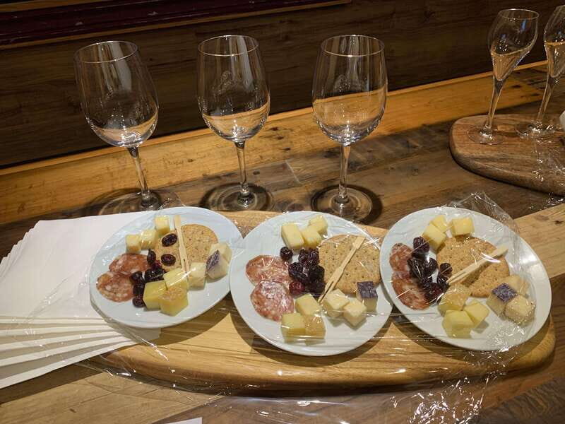 Wine & Cheese Afternoon Wine Tours in NOTL - An In-Depth Look at the Tour Experience