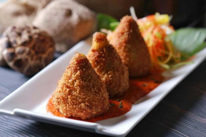 Wine tasting and arancini in a restaurant in Piazza Armerina - Discovering Sicily Through Wine and Arancini in Piazza Armerina