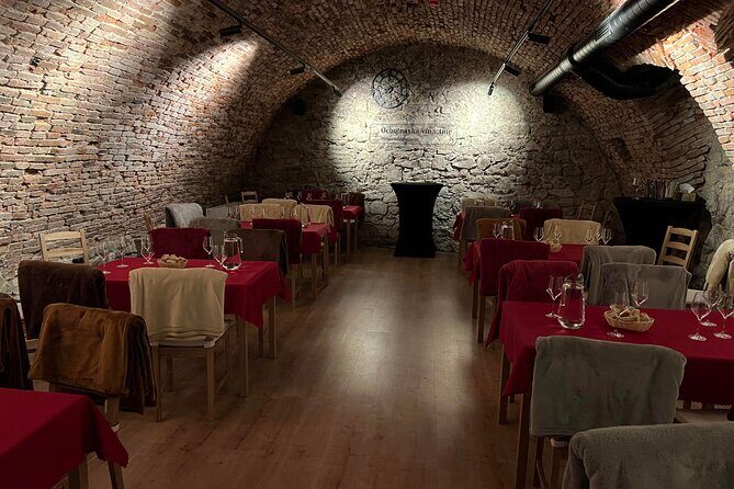 Wine Tasting IN THE DARK! - Who Should Try This Experience?