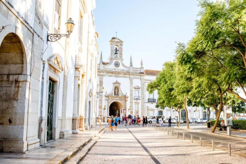 WINE TASTING & TAPAS IN THE HEART OF FARO - Key Points