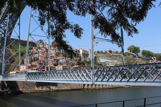 Wine Tasting with Tapas Walking Tour in Porto - Authentic Insights from Reviews