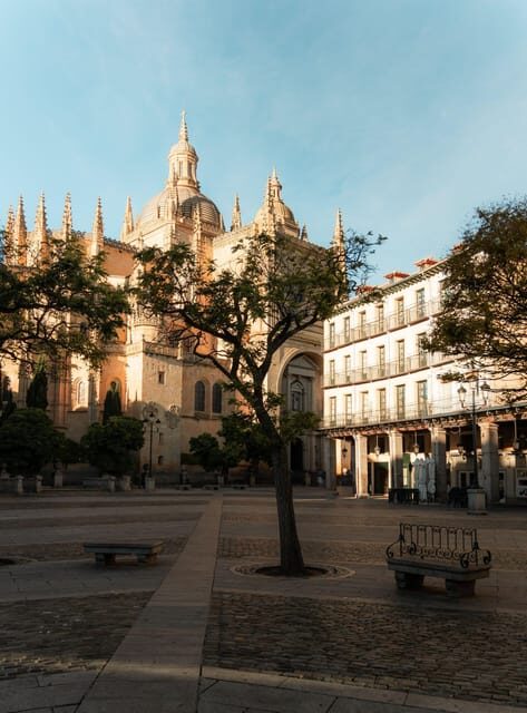 Wine trip in the Alicante region served 4 courses lunch! - Introduction