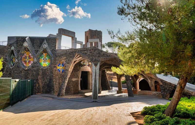 Wines & Wonders: Gaudís Hidden Gems - A Deep Dive into the Experience