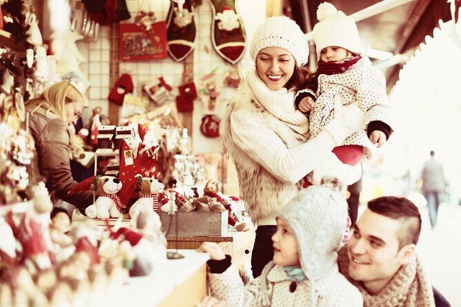 Winter Wonderland Walk: Buffalos Festive Highlights - Key Points