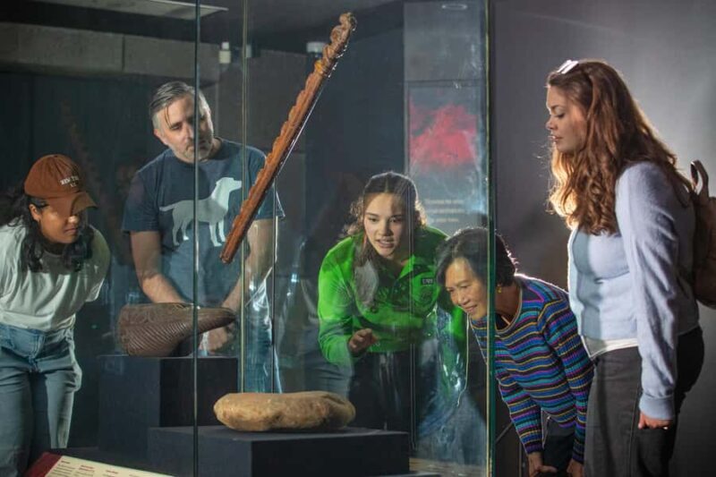 WLG: Museum of NZ Mori Highlights Tour & General Admission - A Closer Look at the Maori Highlights Tour