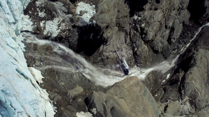 Wnaka: Heli Siberia Max - Helicopter Flight, Hike, Jet Boat - A Thrilling Taste of New Zealand’s Wilderness