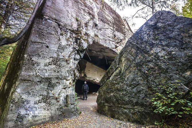 Wolfs Lair and Swieta Lipka Small Group Tour from Warsaw with Lunch - Key Points