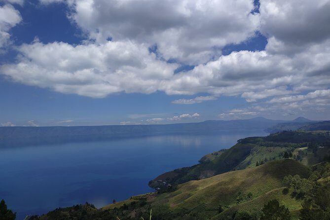Wonderful 7 Days North Sumatra Tour (Include: 2 Days 1 Night Jungle Trekking) - Key Points