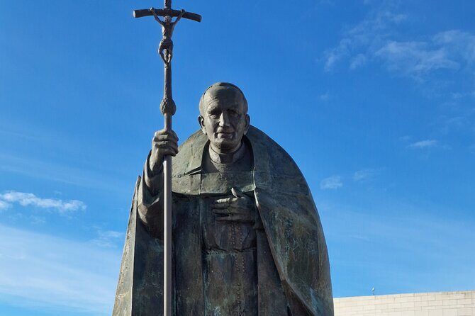 Wonderful Private Full Day Tour in Fátima, Nazaré, Óbidos - Frequently Asked Questions