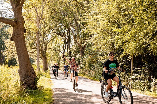 Wonderful Windmills of Zaanse Schans E Bike tour from Amsterdam - FAQs