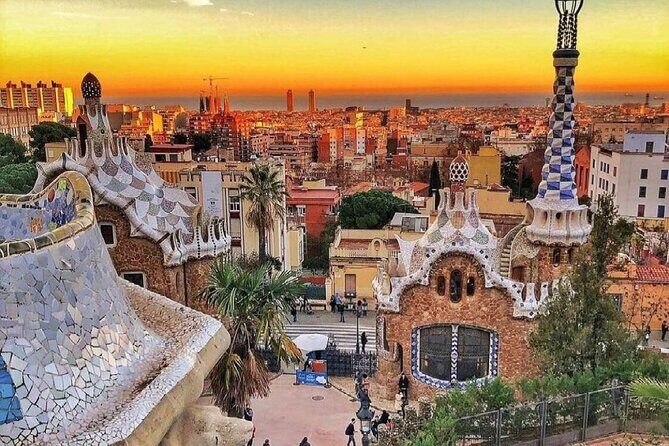 Wonders of Gaudi: Park Guell & Sagrada Familia Private Tour - Who Should Consider This Tour?