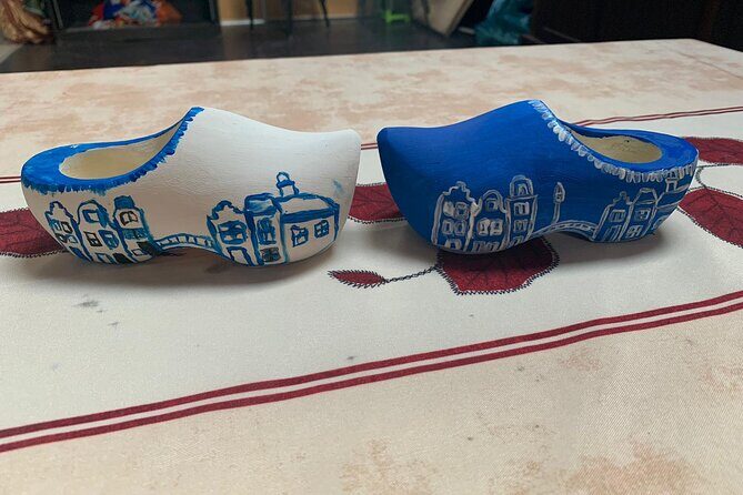 Wooden Shoes Painting Private Workshop in Simonehoeve - An In-Depth Look at the Experience