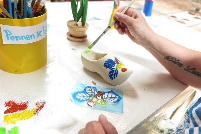 Wooden Shoes Painting Private Workshop in Simonehoeve - FAQ