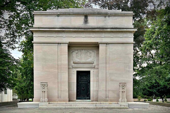 Woodlawn Cemetery: A Self-Guided Audio Tour of Gilded Age Art and Architecture - FAQ