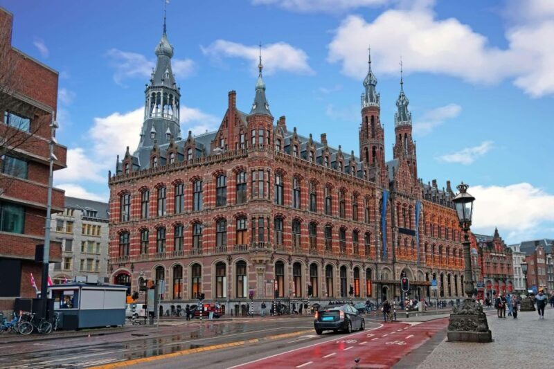 World War II in Amsterdam Private Guided Tour - Key Points