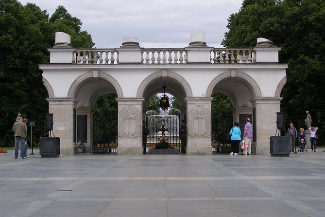 World War II Warsaw Private Tour with Military Cemetery - Analyzing the Value for Money