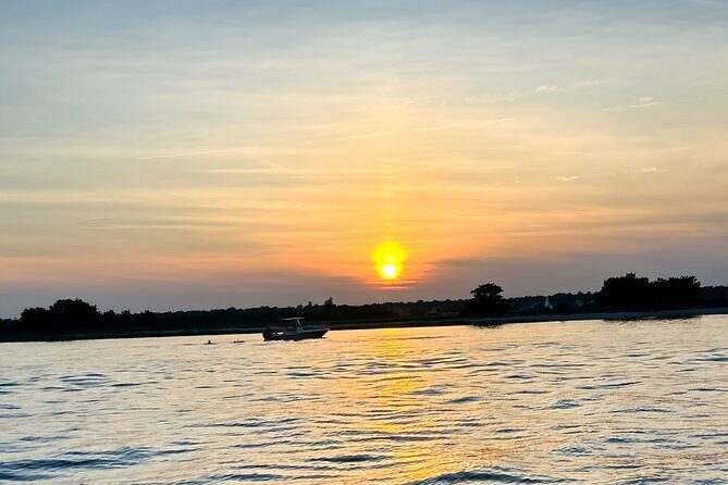 Wrightsville Beach Sunset Dolphin Tour - An In-Depth Look at the Wrightsville Beach Sunset Dolphin Tour