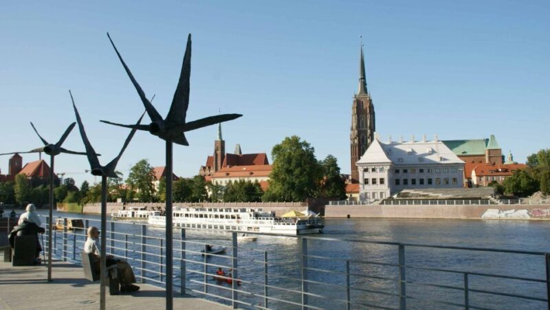 Wrocaw: Long City Walk and Luxury Ship Cruise (for groups) - Exploring Wrocław’s Historic and Cultural Gems