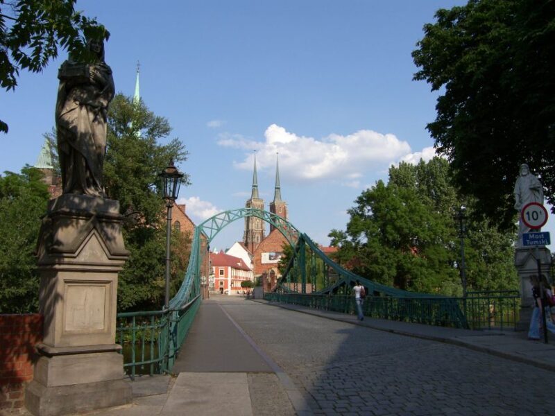 Wroclaw: 2-Hour Private Electric Bus Tour with Guide or Tape - FAQs