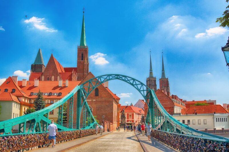 Wroclaw: Old Town Highlights Private Walking Tour - The Value of a Guided Experience