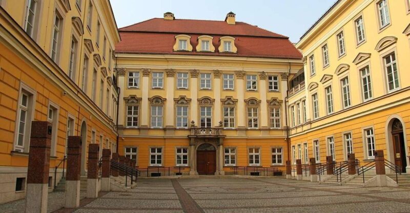 Wroclaw Royal Palace Private Guided Tour - Exploring the Royal Palace: An Authentic Wroclaw Experience