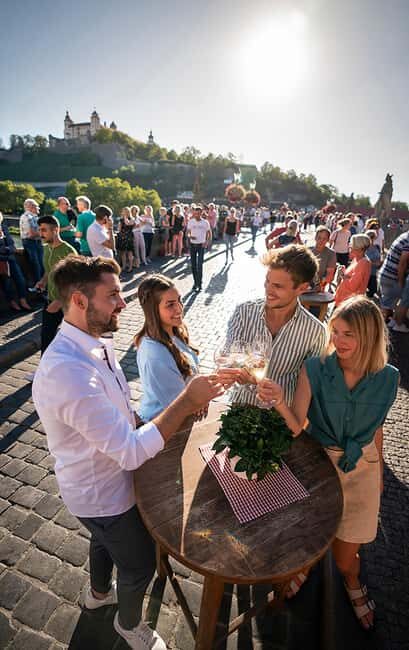 Würzburg: Brückenschoppen (guided tour with wine) - Why This Tour Works