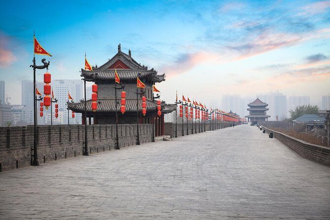 Xi'an City Wall: Guided Tour with Cycling Option - Key Points
