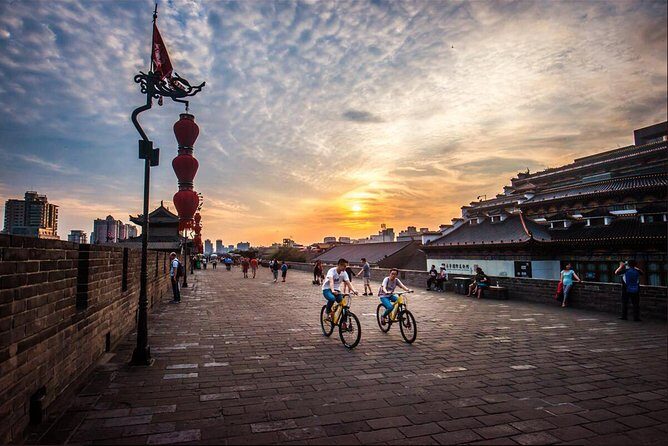 Xi'an City Wall: Guided Tour with Cycling Option - Who Should Book This Tour?