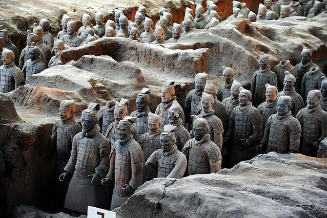 Xi'an Day Tour Terracotta Warriors and Song of Everlasting Sorrow - Visiting the Terracotta Warriors: A Journey Through Time
