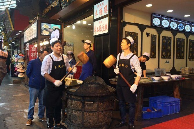 Xi'an Hidden delicious Food night tour with English speaking guide 3hours - Practical Details That Make a Difference