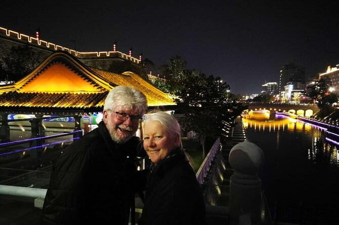 Xi'an Private 2-Hour City Wall Walking Tour Day or Night - An Overview of the Experience