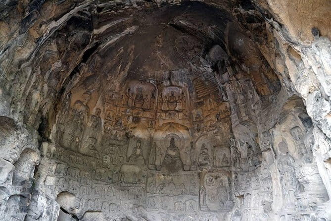 Xian Private Tour to Longmen Grottoes and White Horse Temple by Bullet Train - Exploring the Longmen Grottoes