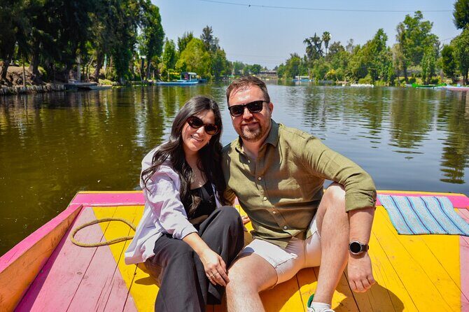 Xochimilco International boat party with open bar and tacos - Group Size and Social Dynamics
