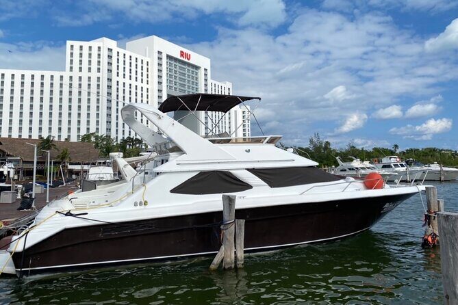 Yacht 48ft Rental in Cancun for up to 15 people - The Sum Up