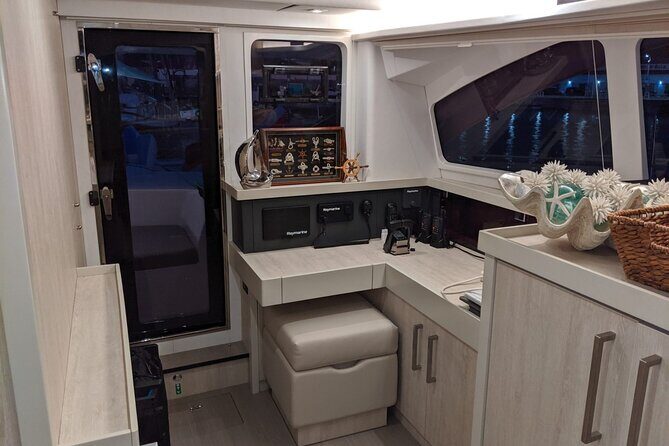 Yacht Charter Rental in Long Beach 58 Leopard Power Sail - FAQ