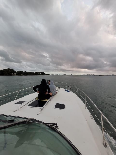 Yacht cruise Biscayne Bay, Miami Beach and Sand bar. 42Ft - Practical Tips for Your Yacht Cruise