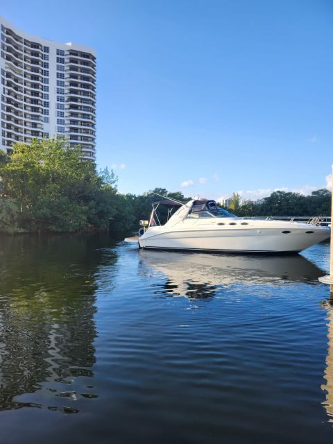 Yacht cruise Biscayne Bay, Miami Beach and Sand bar. 42Ft - FAQ