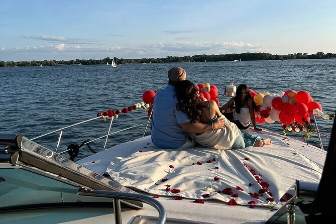 Yacht Proposal Package with decoration and Prosecco (2 hours) - FAQs