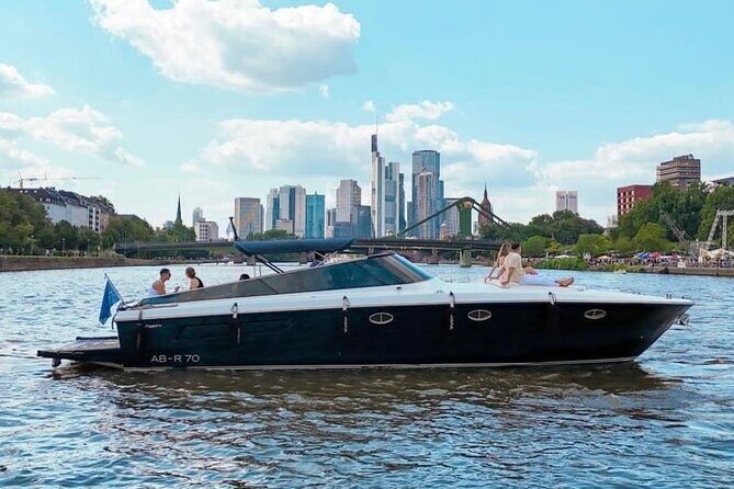 Yacht Tour in Frankfurt for up to 12 Guests - Key Points