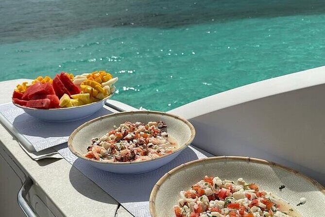 Yacht with visit to heaven cie service snorkell included - Key Points