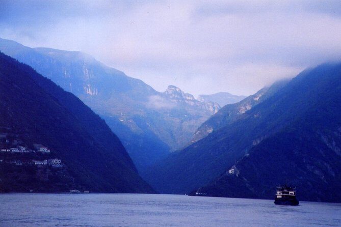 Yangtze River Cruise from Chongqing to Yichang Downstream in 4 Days 3 Nights - The Experience: A Deep Dive into the 4-Day Yangtze Cruise