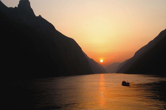 Yangtze River Cruise from Yichang to Chongqing Upstream in 5 Days 4 Nights - An In-Depth Look at the Yangtze River Cruise